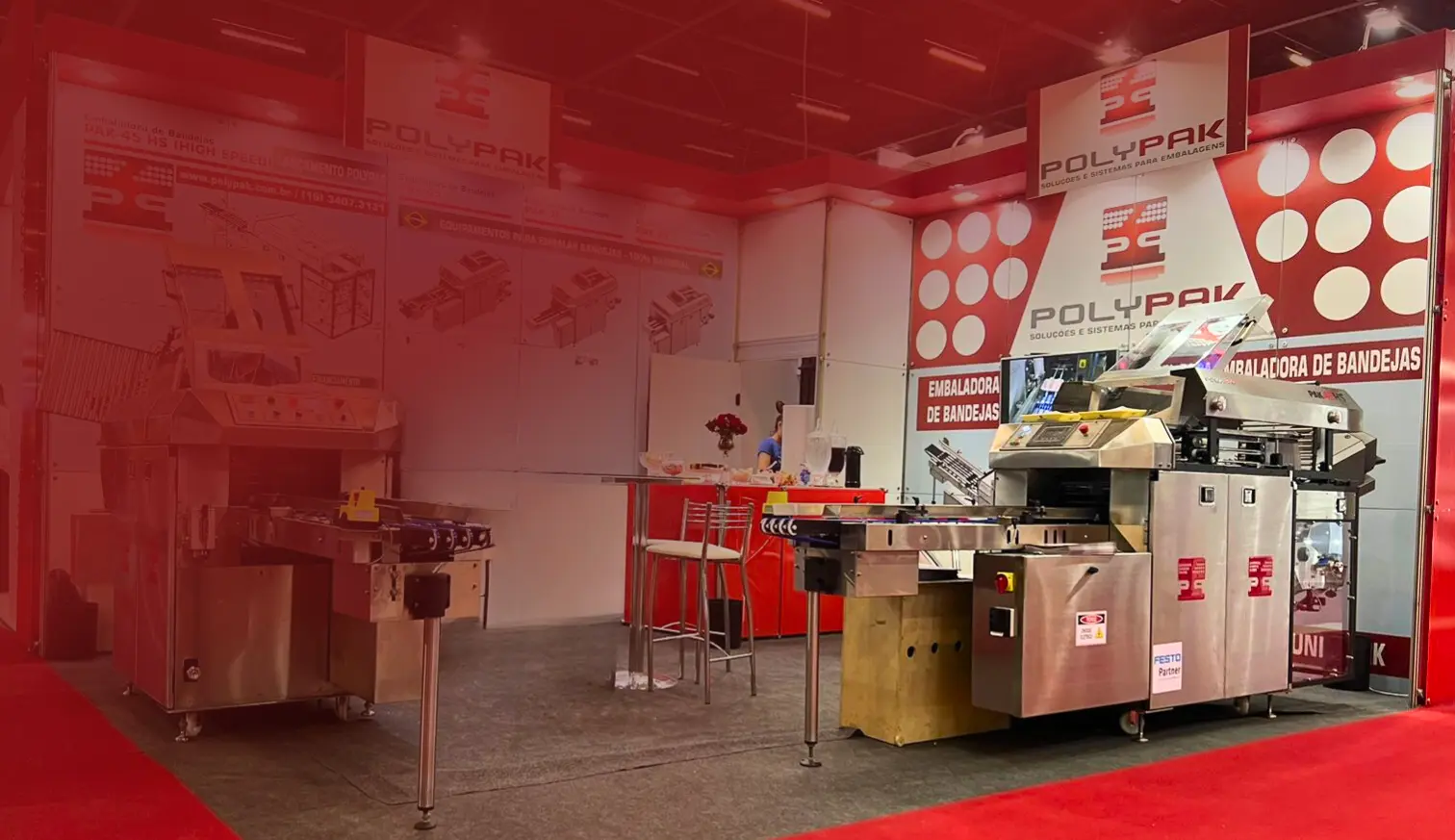 Banner das máquinas de embalar bandejas Polypak na FISPAL 2024